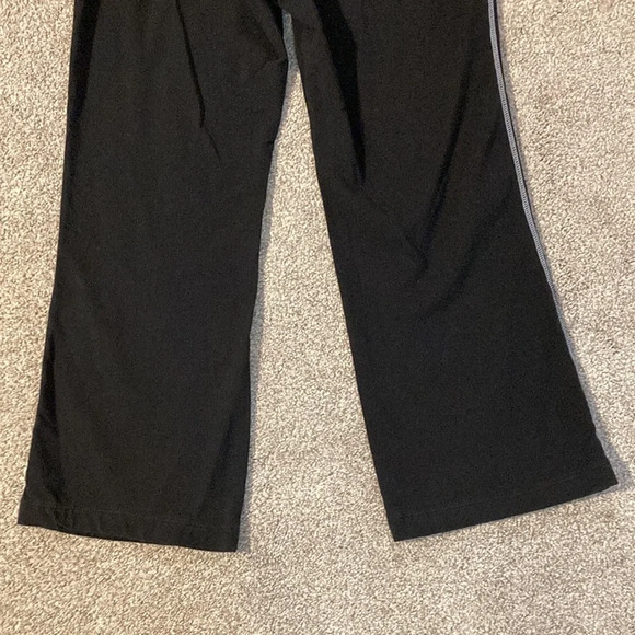 Danskin Black Cropped Knit Pants - Picture 12 of 13